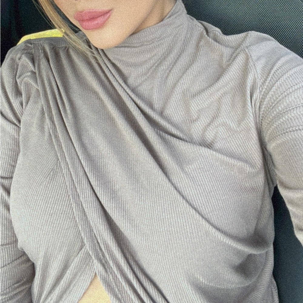Gigi Crop Top - Taupe